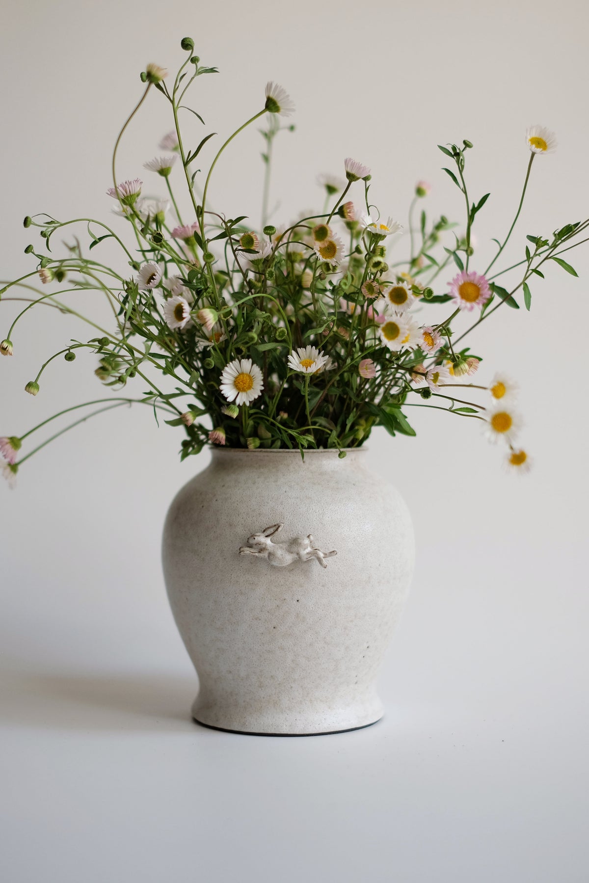 Moonrise Hopping Hare Vessel Nº01