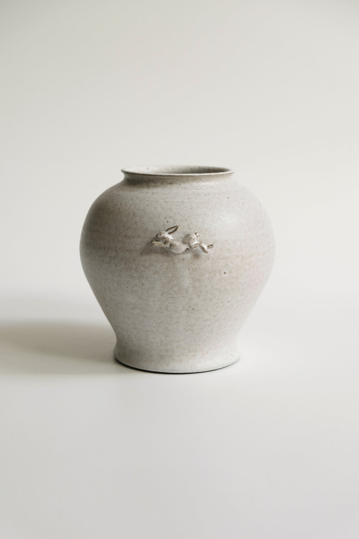 Moonrise Hopping Hare Vessel Nº02