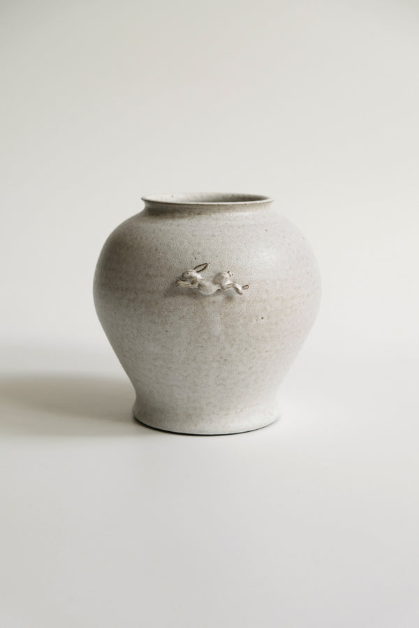 Moonrise Hopping Hare Vessel Nº02