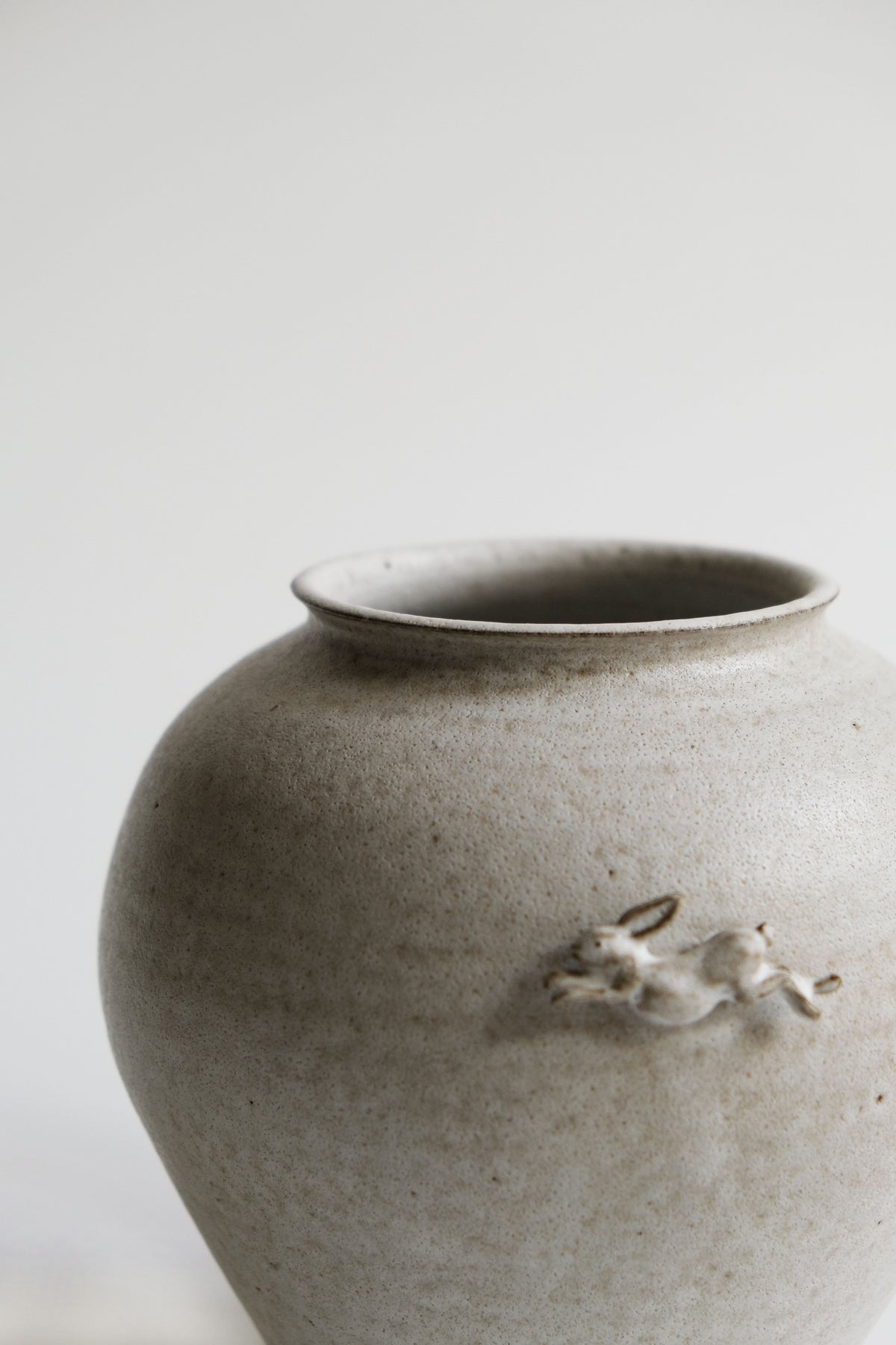 Moonrise Hopping Hare Vessel Nº02