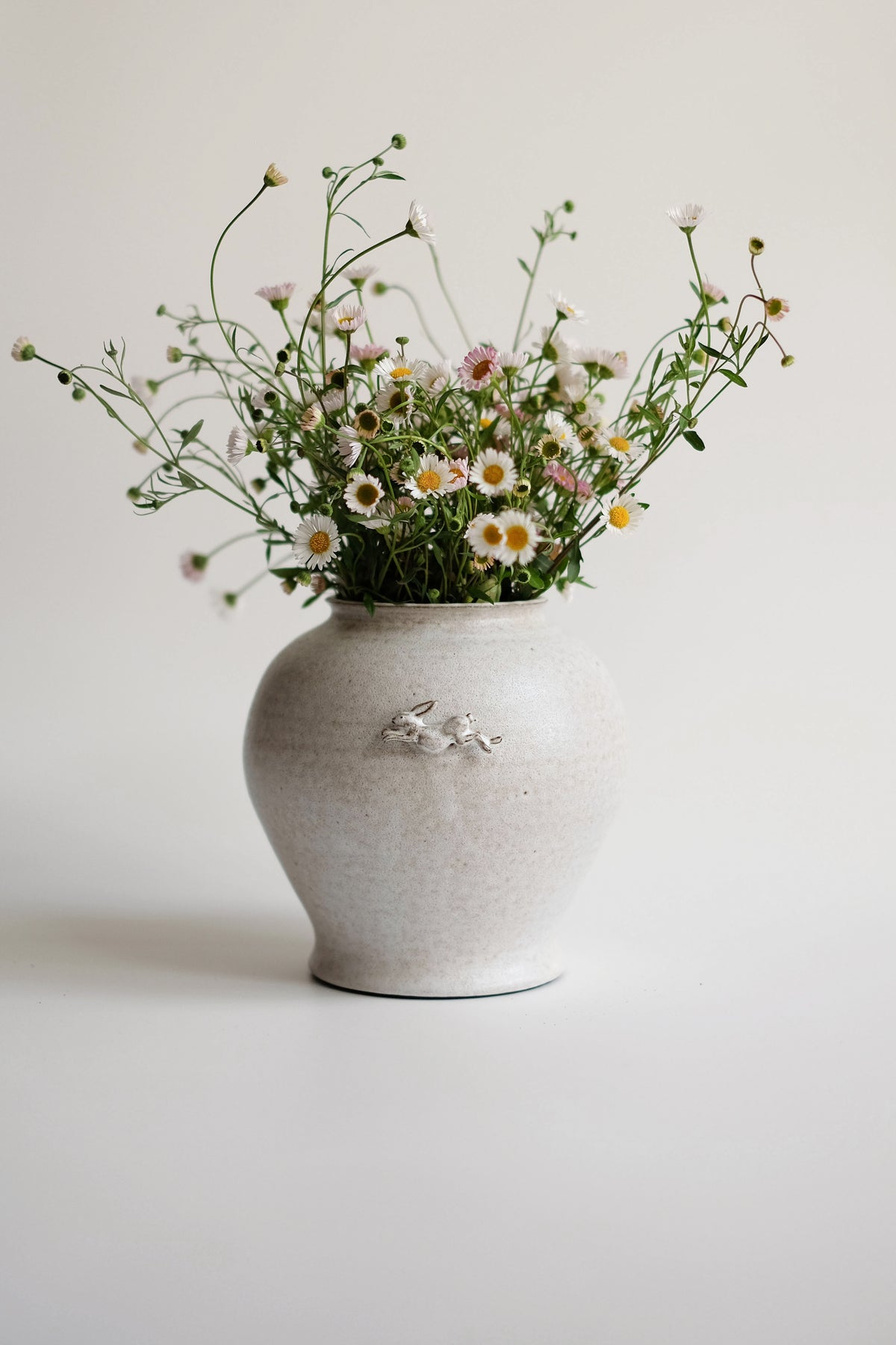 Moonrise Hopping Hare Vessel Nº02