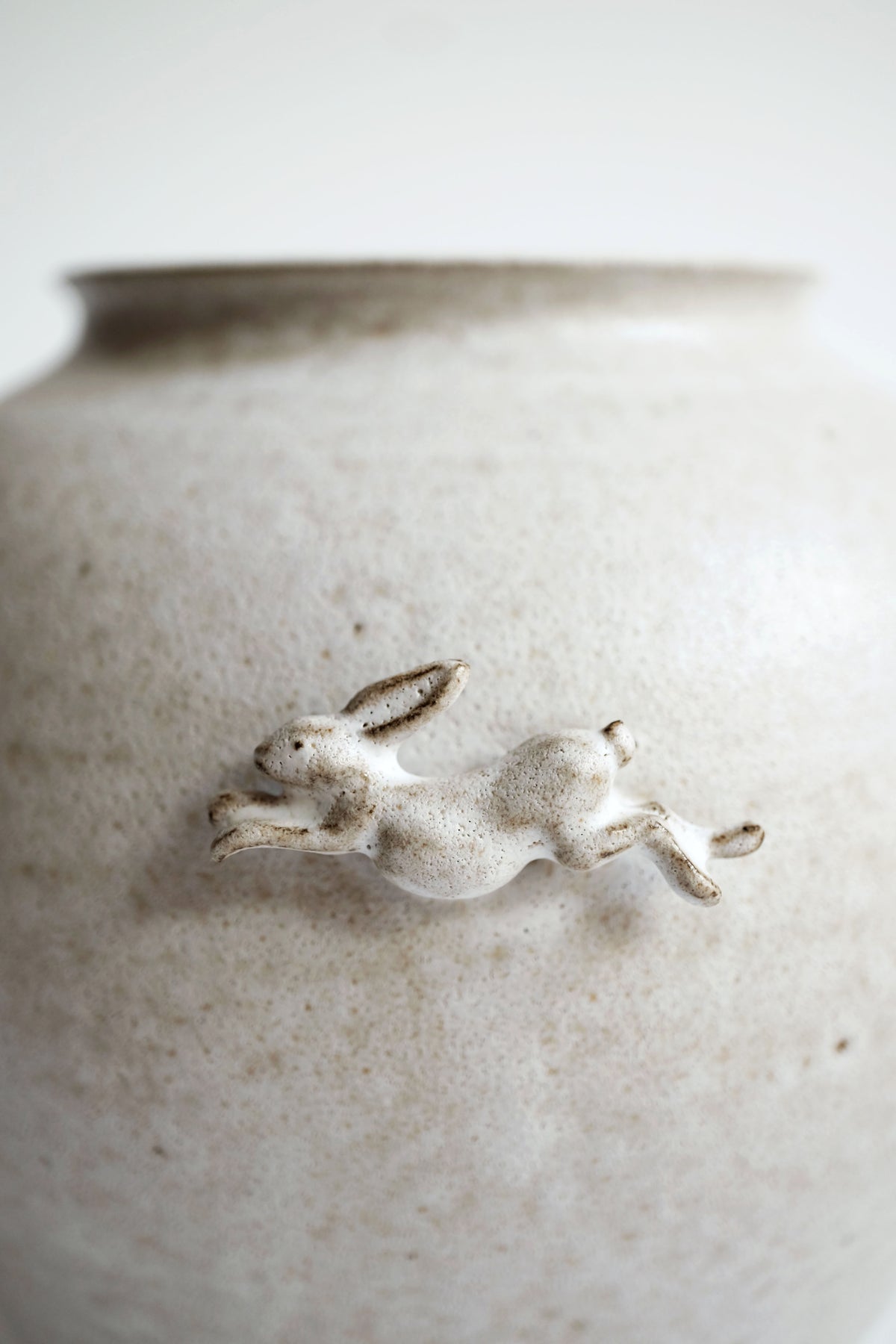 Moonrise Hopping Hare Vessel Nº02