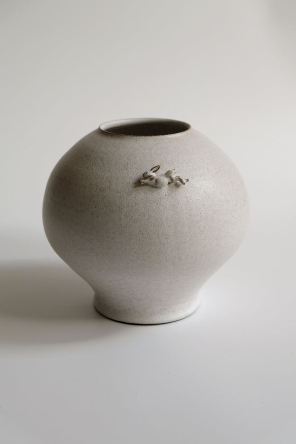 Moonrise Hopping Hare Vessel Nº07