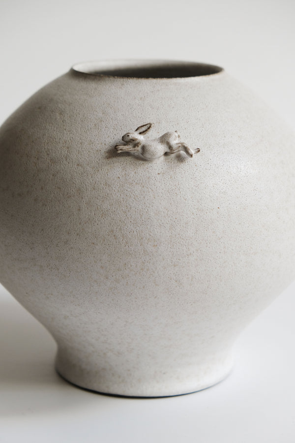 Moonrise Hopping Hare Vessel Nº07