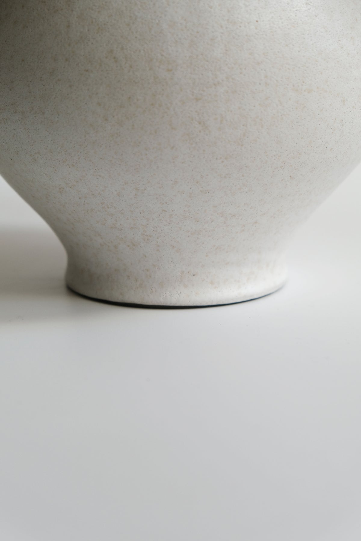 Moonrise Hopping Hare Vessel Nº07