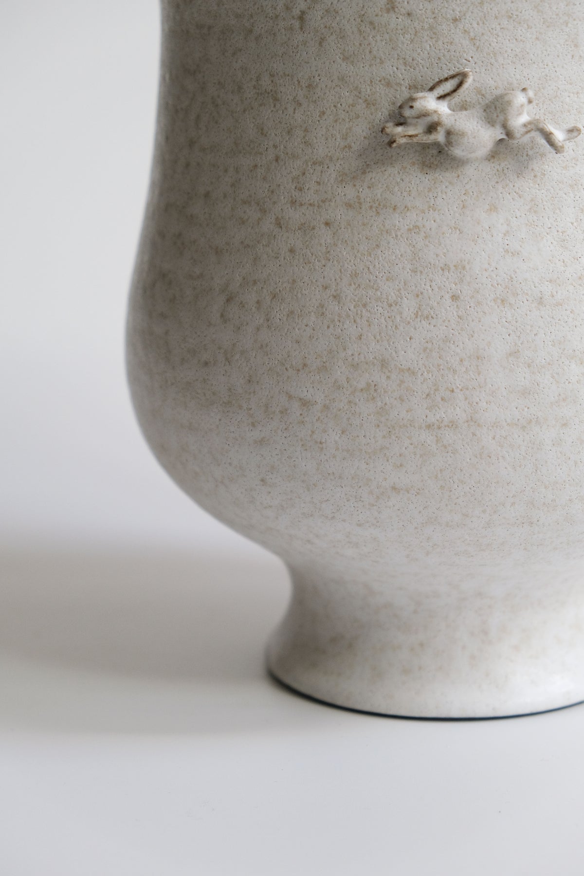 Moonrise Hopping Hare Vessel Nº09