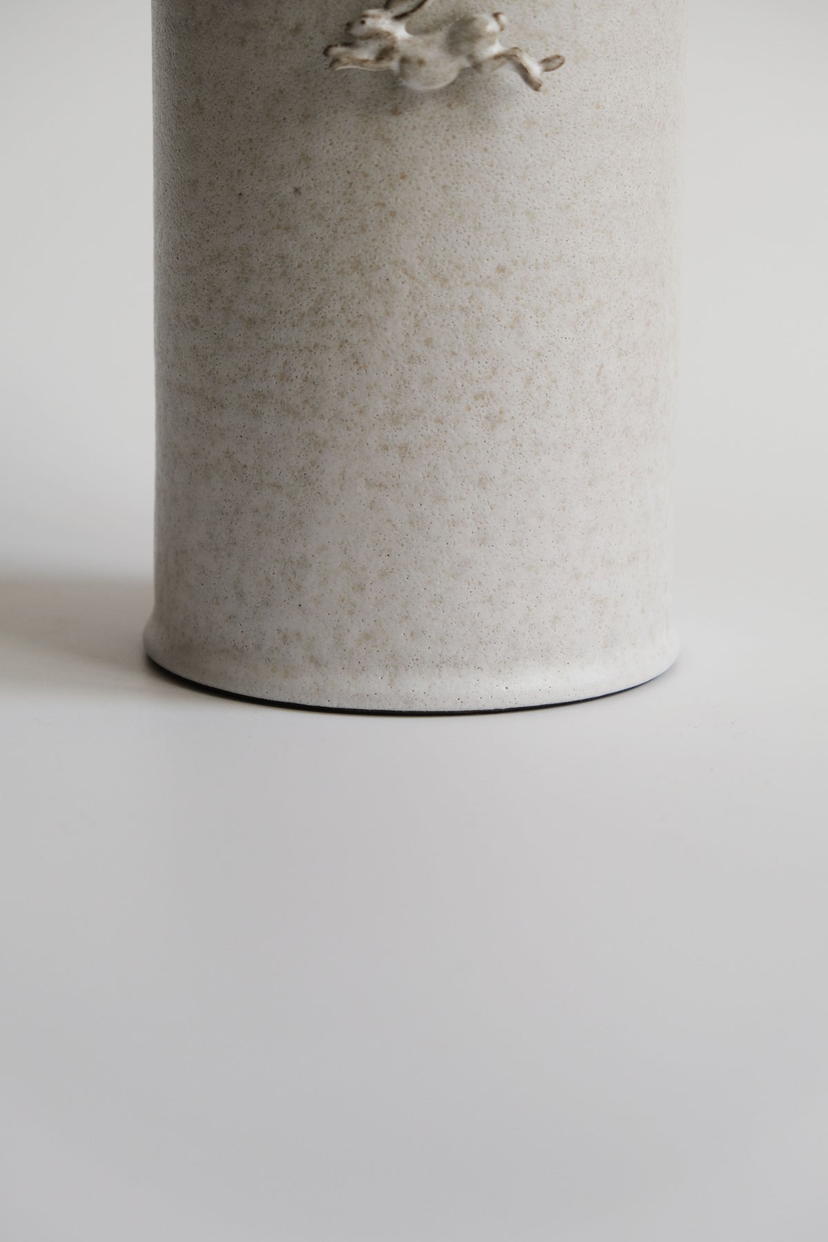 Moonrise Hopping Hare Vessel Nº10