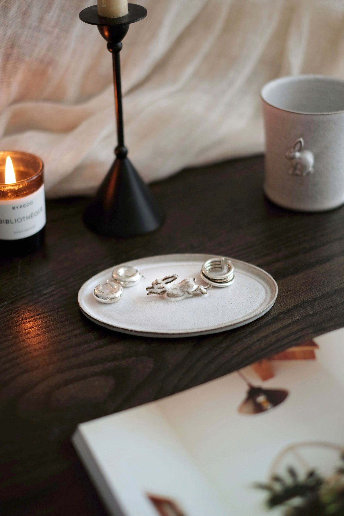 Moonrise Hopping Hare Plate, Run