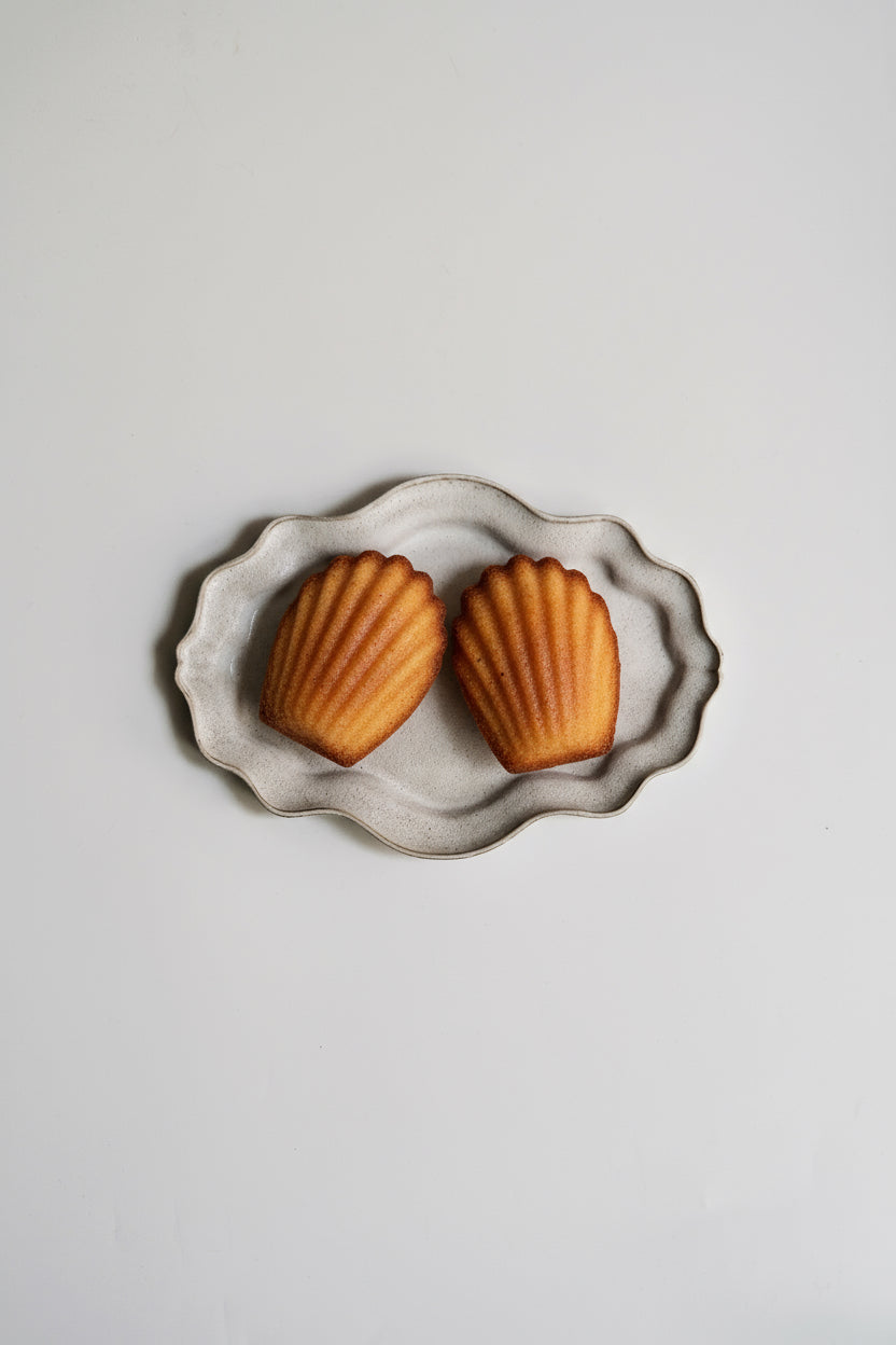 Moonrise Platter Small, Shell