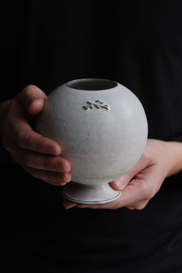 Moonrise Mini Hare Moon Vessel