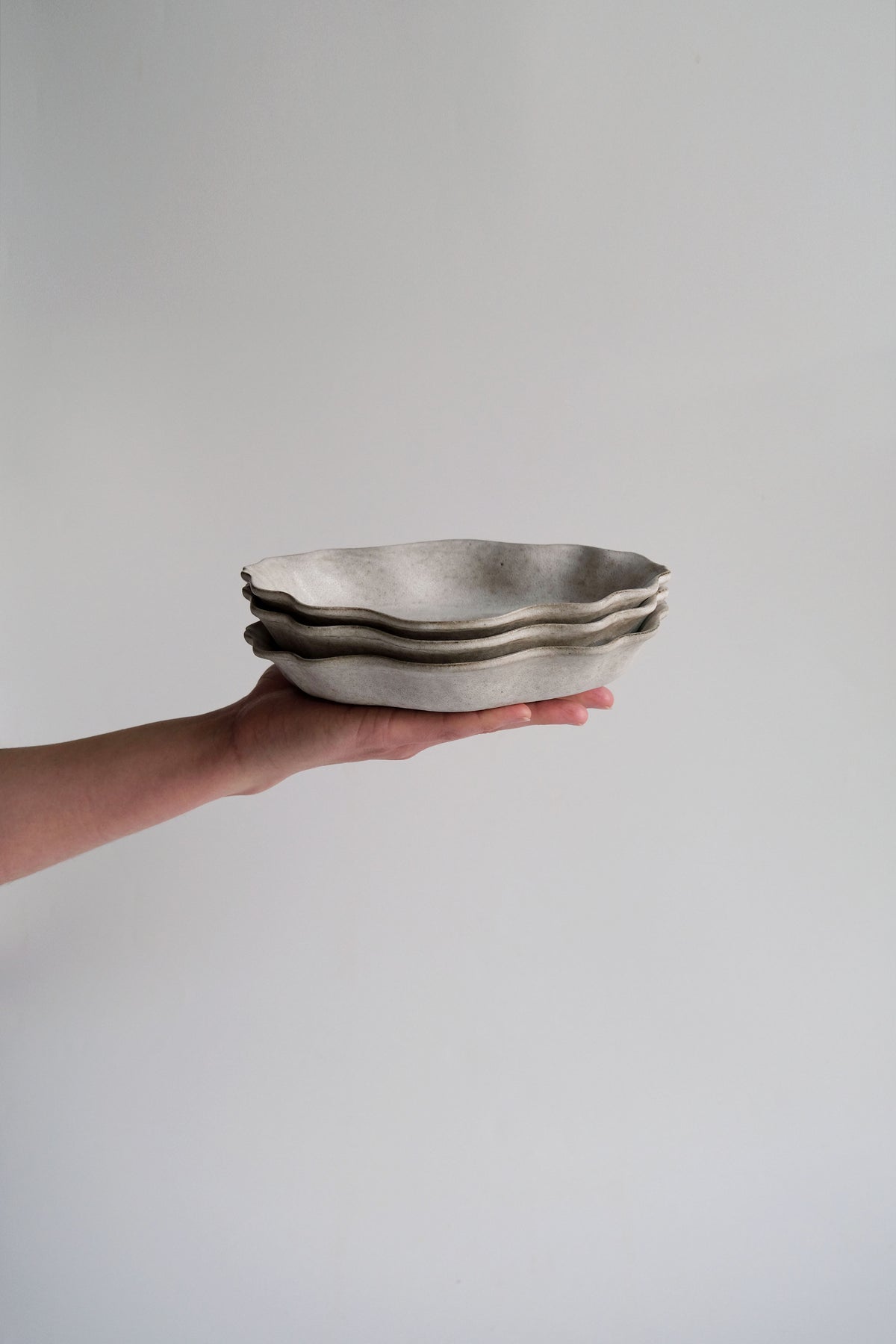 Moonrise Deep Plate Small, Shell