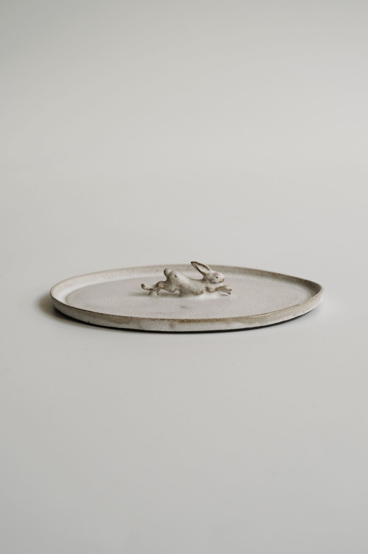 Moonrise Hopping Hare Plate, Run