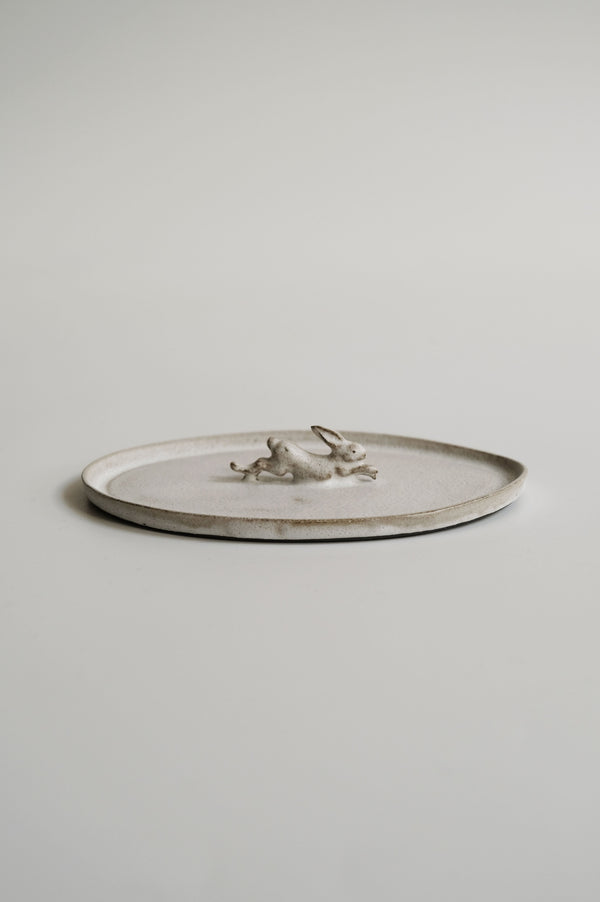 Moonrise Hopping Hare Plate, Run