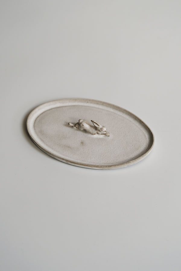 Moonrise Hopping Hare Plate, Run