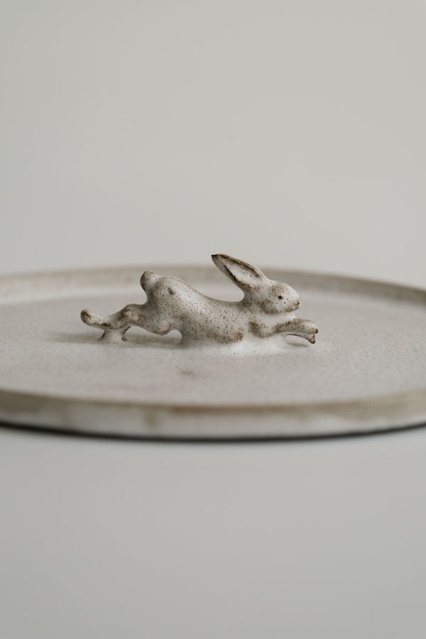 Moonrise Hopping Hare Plate, Run