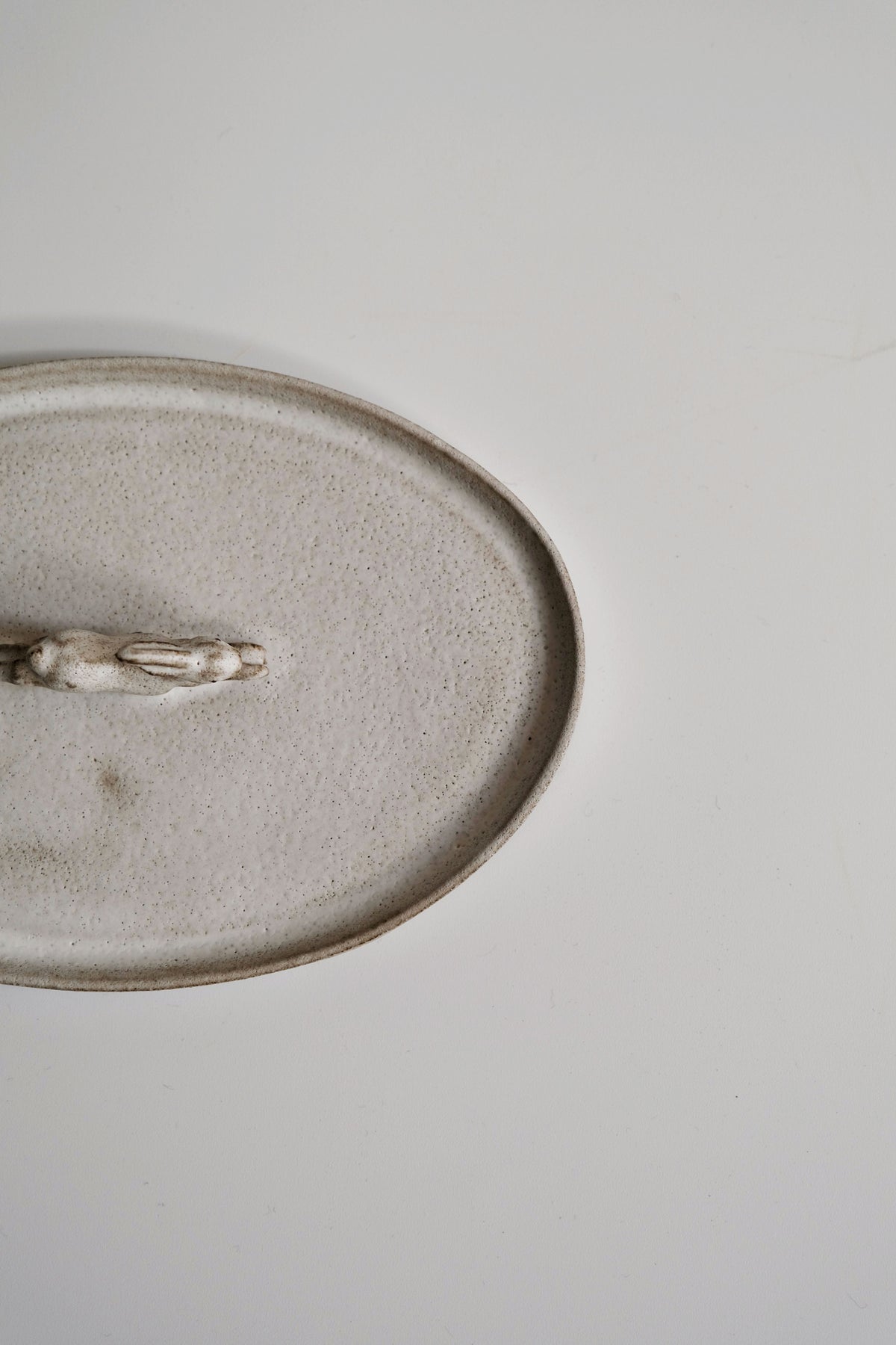 Moonrise Hopping Hare Plate, Run