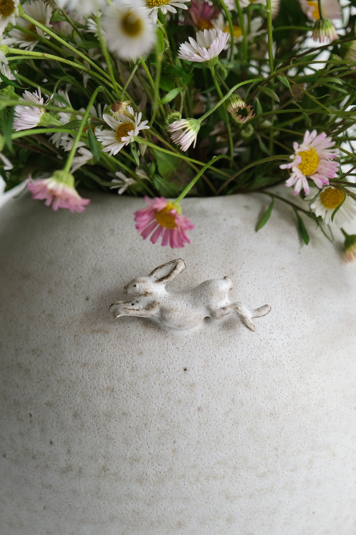 Moonrise Hopping Hare Vessel Nº04