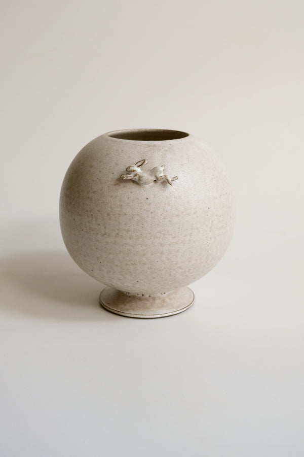 Moonrise Hopping Hare Vessel Nº04