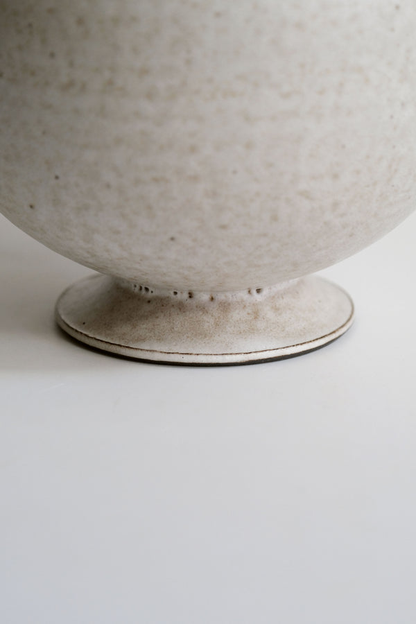 Moonrise Hopping Hare Vessel Nº04