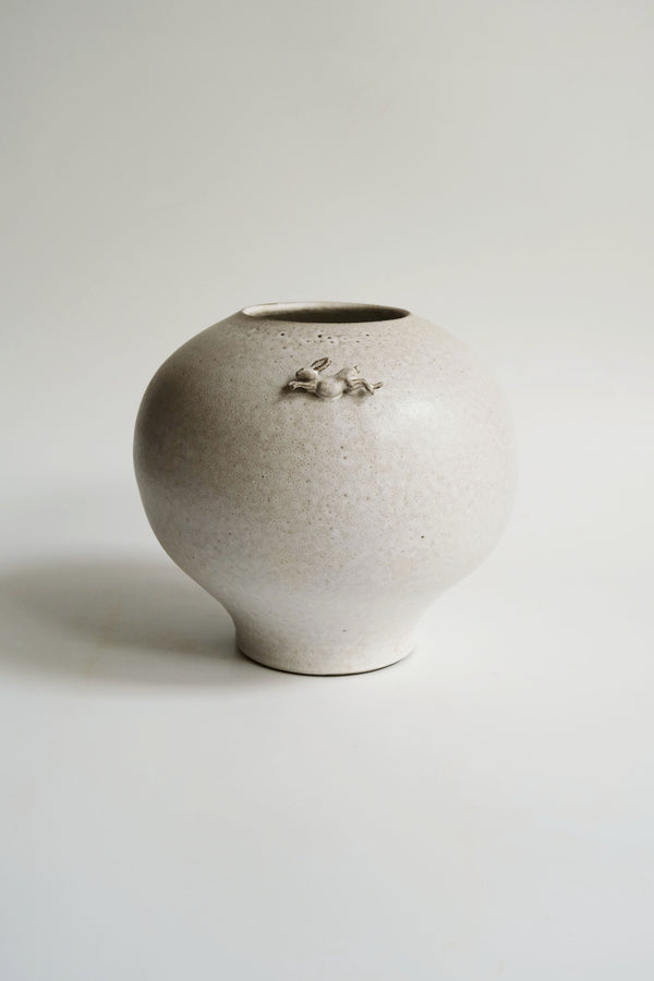 Moonrise Hopping Hare Vessel Nº06