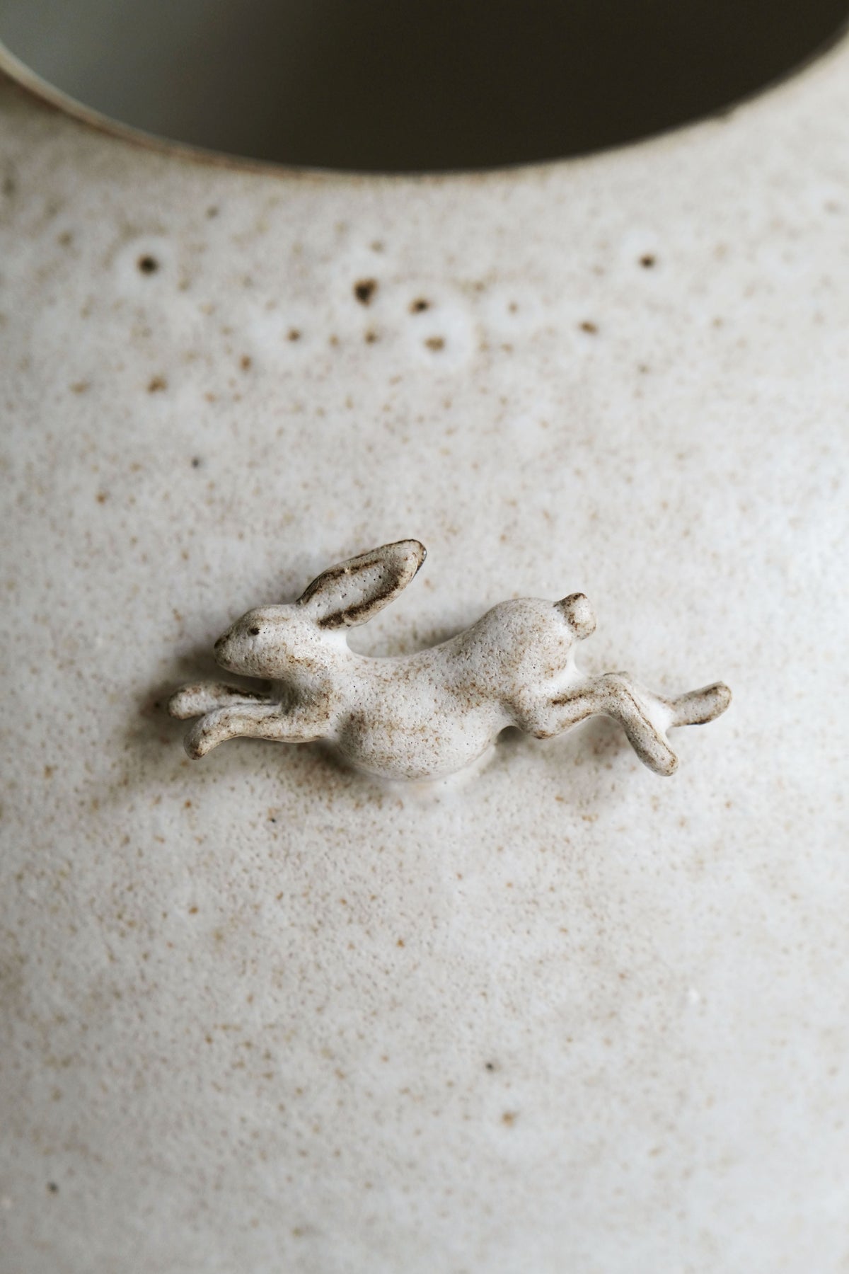 Moonrise Hopping Hare Vessel Nº06