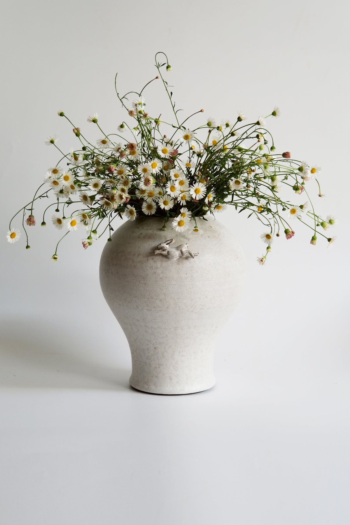 Moonrise Hopping Hare Vessel Nº03