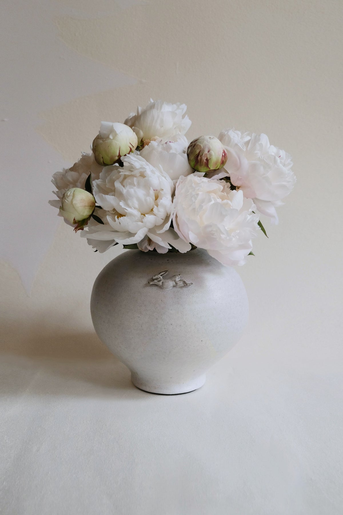 Moonrise Hopping Hare Vessel Nº06