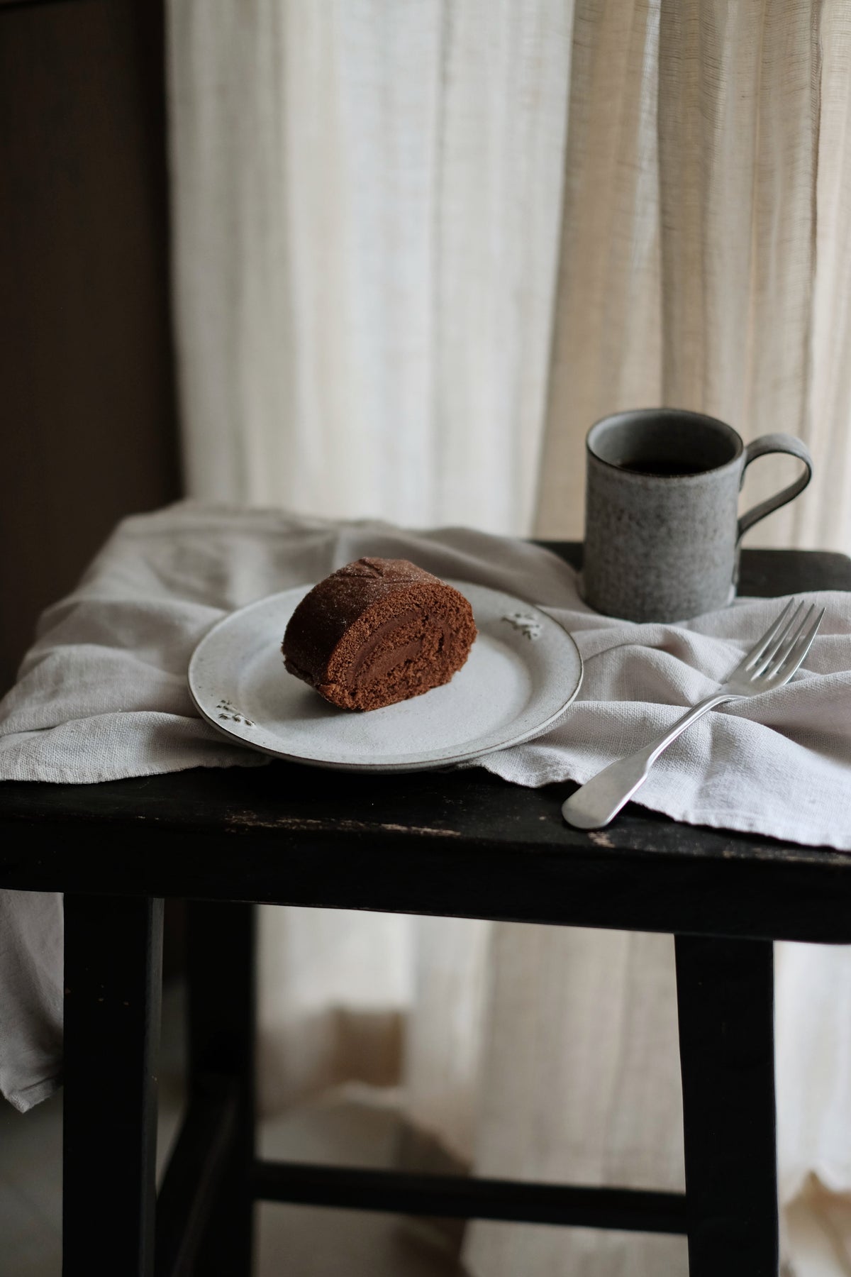 Moonrise Mini Hare Cake Plate